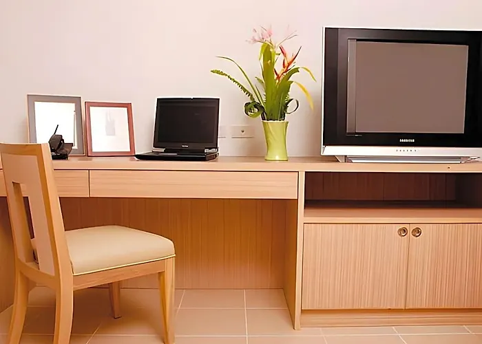 Sitara Place Serviced And ホテル 3*